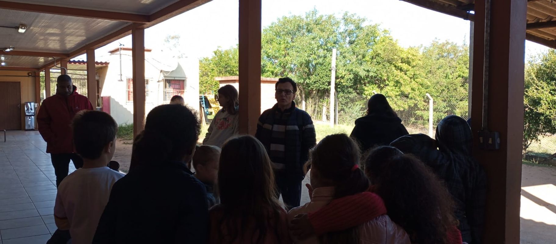 Exposição “Palmares Vive” inicia ciclo itinerante em escolas de Herval com foco na história e cultura negra