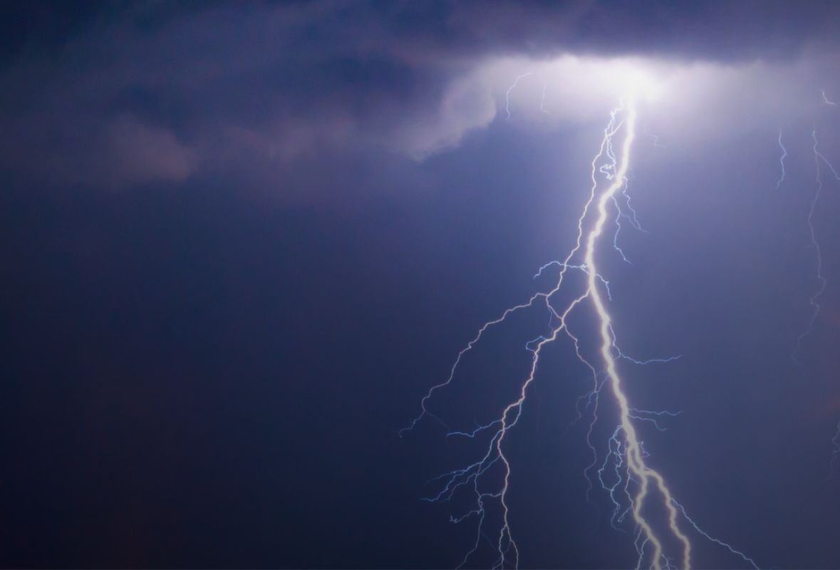 Alerta laranja de tempestade é emitido para Pelotas e região com ventos de até 100 km/h