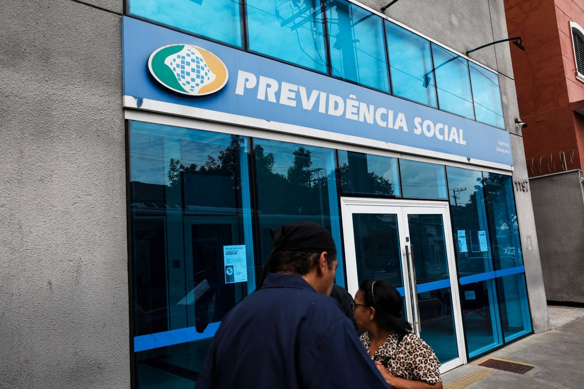 INSS começa a notificar beneficiários sobre descontos indevidos e inicia devolução de R$ 298 milhões