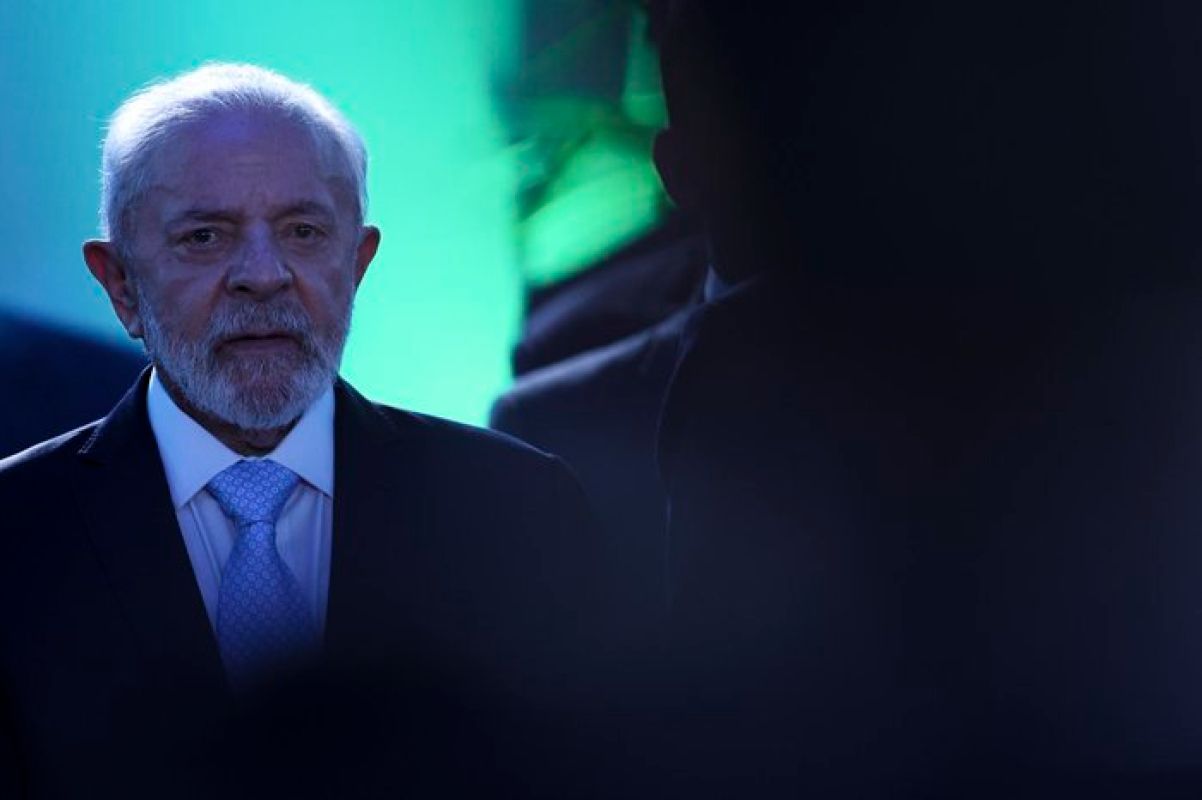 Presidente Lula é internado e passa por cirurgia para drenagem de hematoma