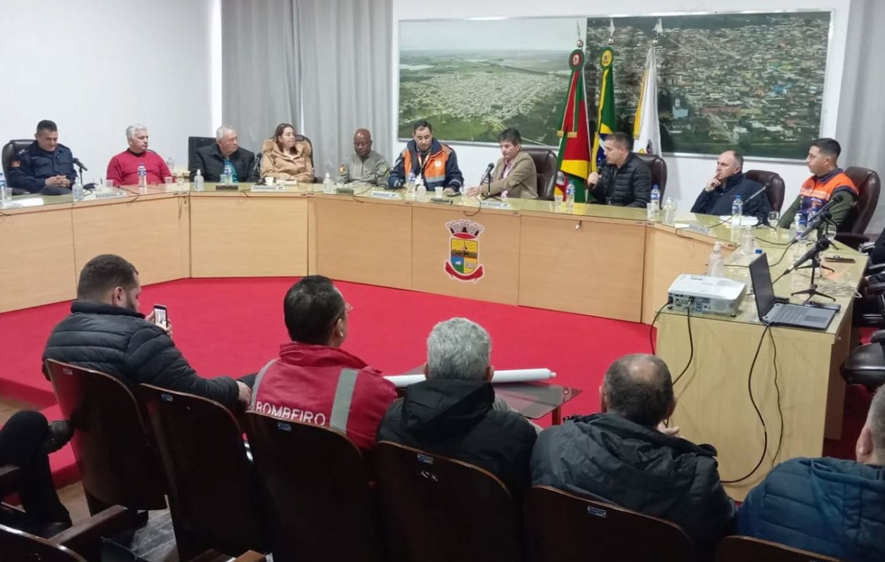 1º Seminário de Proteção e Defesa Civil, com o tema “Construindo Comunidades Resilientes: Educação, Prevenção e Ação em Defesa Civil”