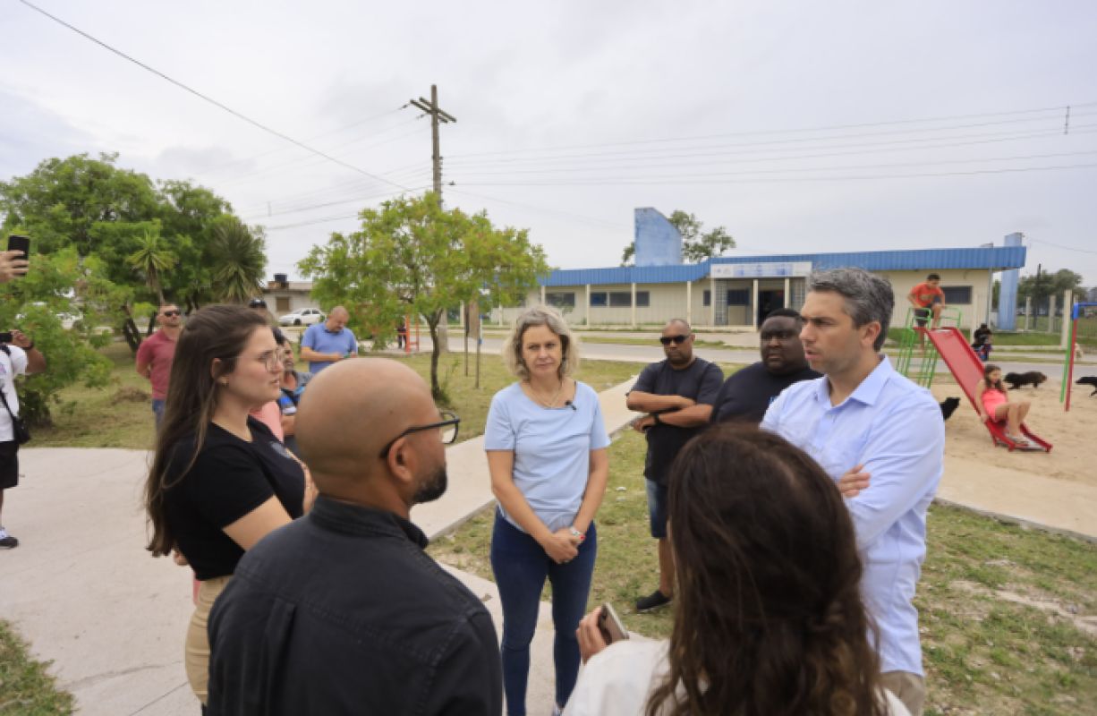 Prefeita de Pelotas inaugura revitalização da praça Getúlio Vargas, no bairro homônimo