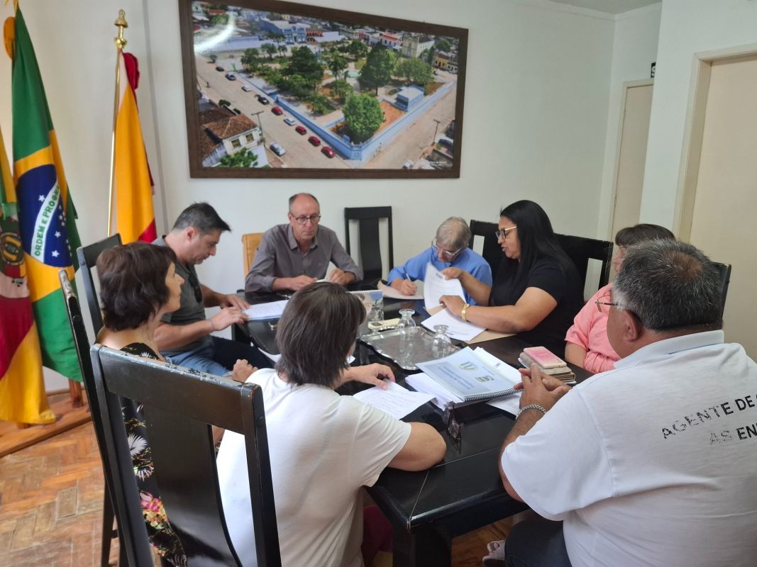 Sindicato dos Municipários de Herval apresenta reivindicações em reunião com Executivo Municipal