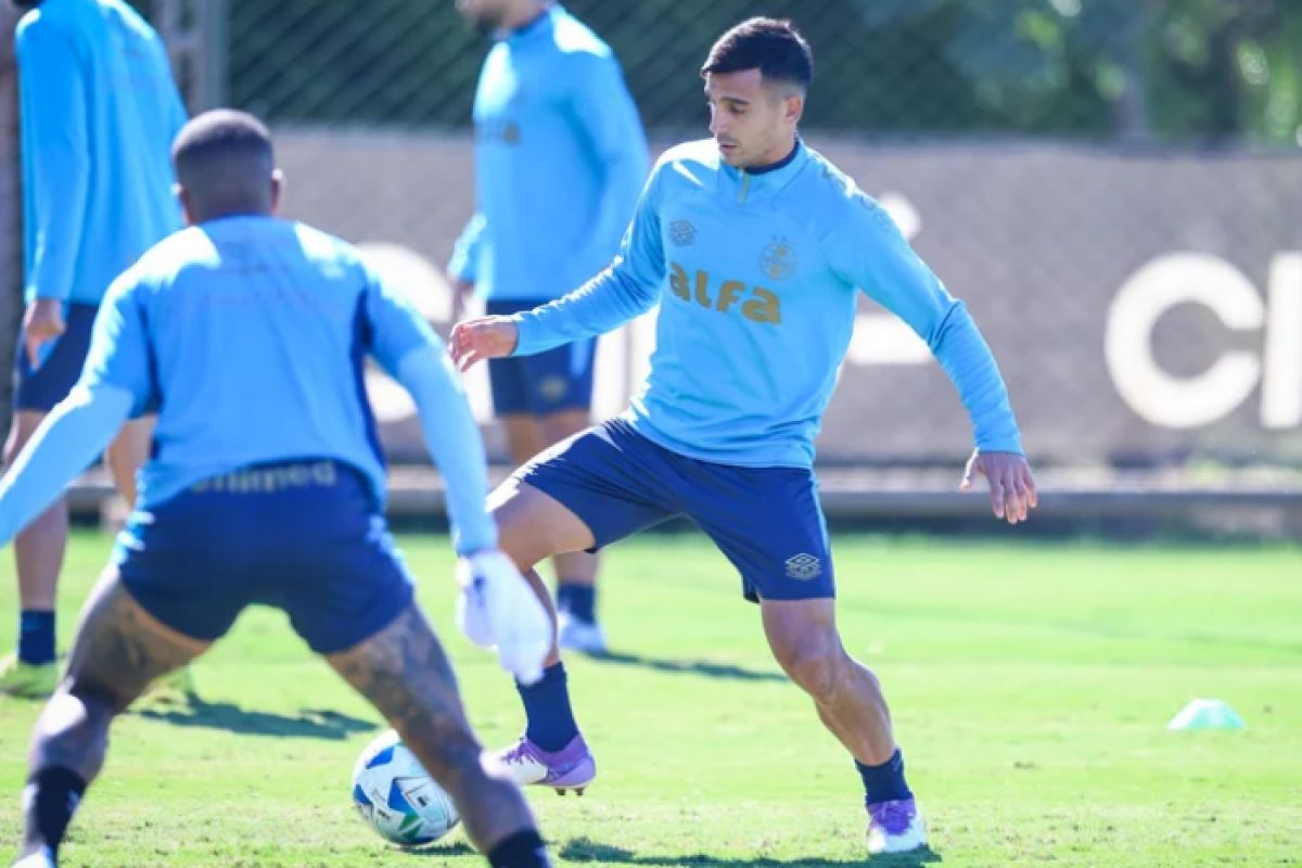Grêmio encerra preparação para decisão contra o Godoy Cruz com até cinco mudanças no time titular