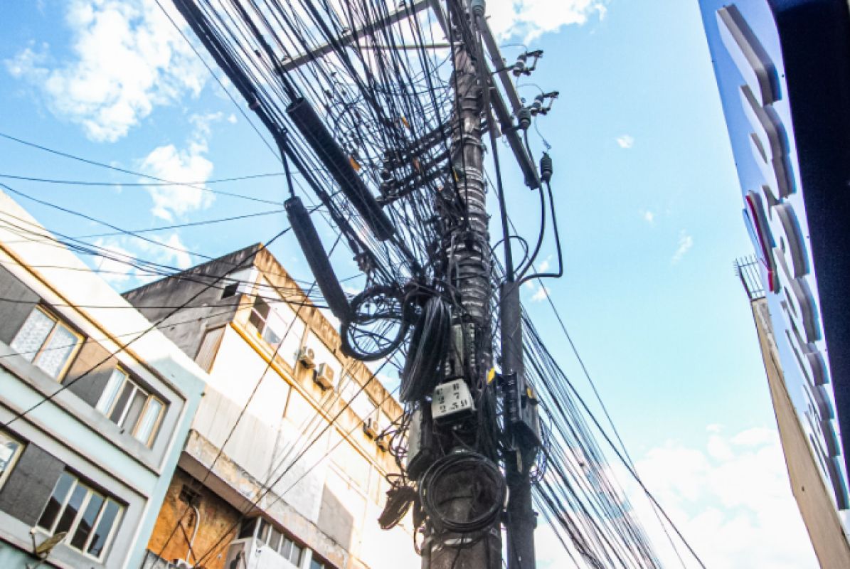 Prefeitura de Pelotas apoia remoção de fiação excedente na cidade