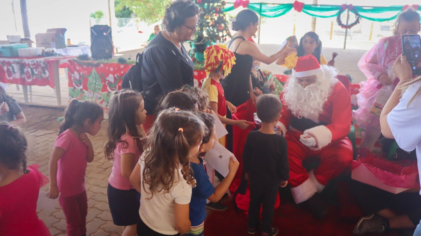 Festa de Natal alegra crianças da Educação Infantil de Arroio Grande