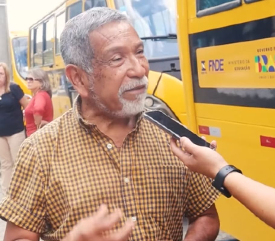 Arroio Grande recebe seis novos ônibus para o transporte escolar municipal