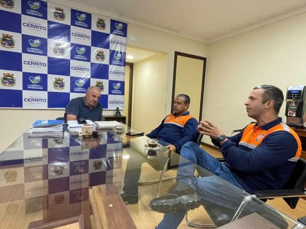 Prefeito de Cerrito recebe agentes da Defesa Civil e confirma palestra com coronel de Santa Catarina sobre prevenção de desastres