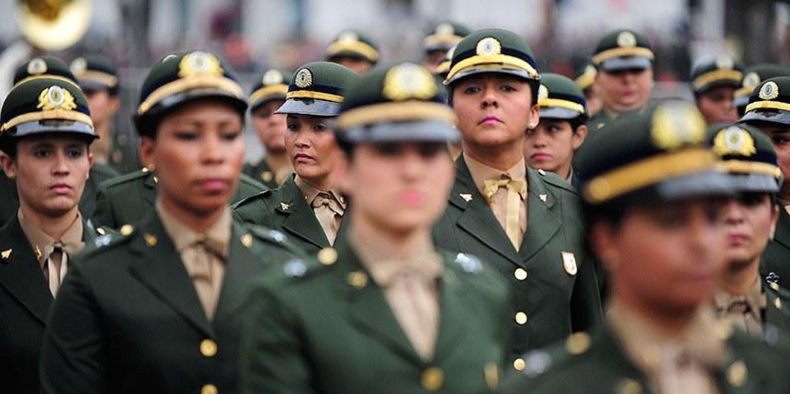 Sete mil mulheres se alistam no serviço militar em 2 dias