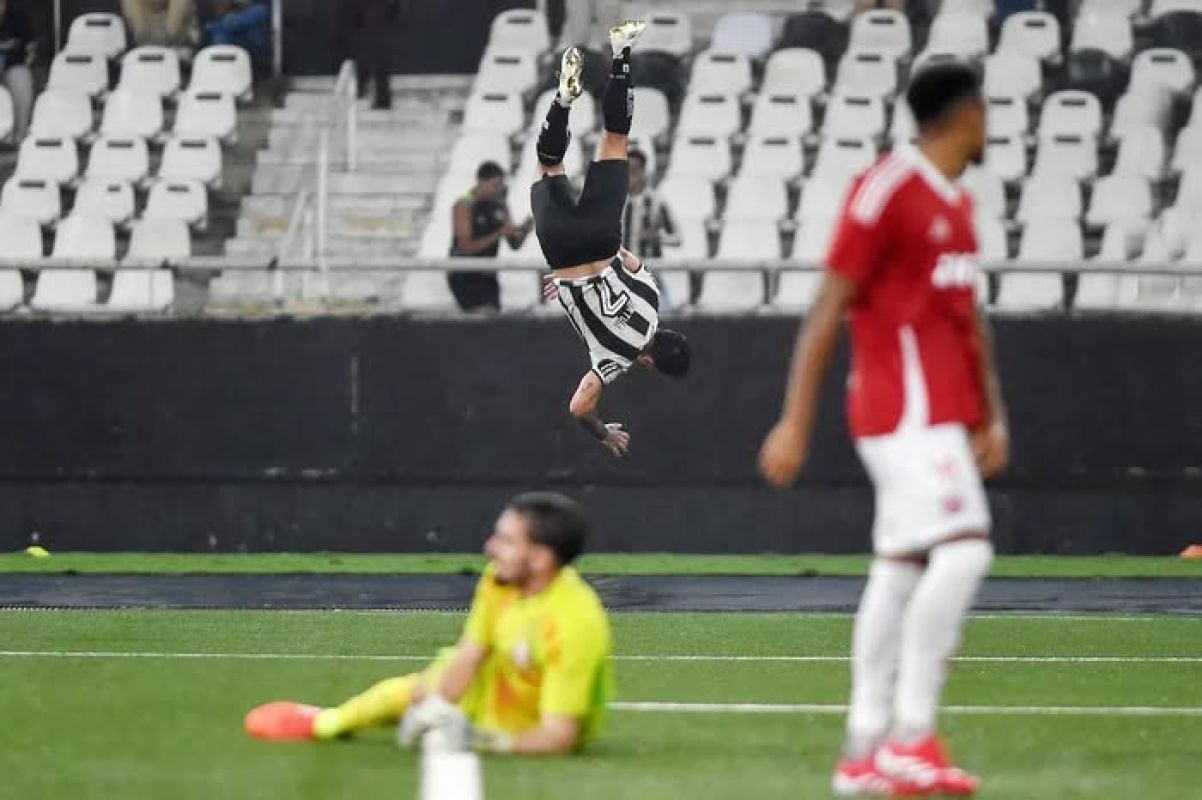 Inter leva 4 a 0 do Botafogo no Rio e chega pressionado para decisão na Libertadores