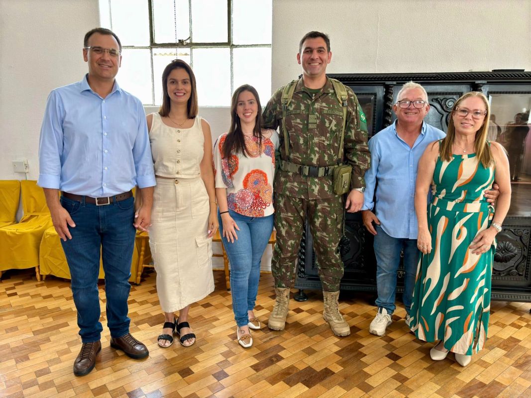 Prefeito de Jaguarão participa de celebração pelos 82 anos do 12º RC MEC