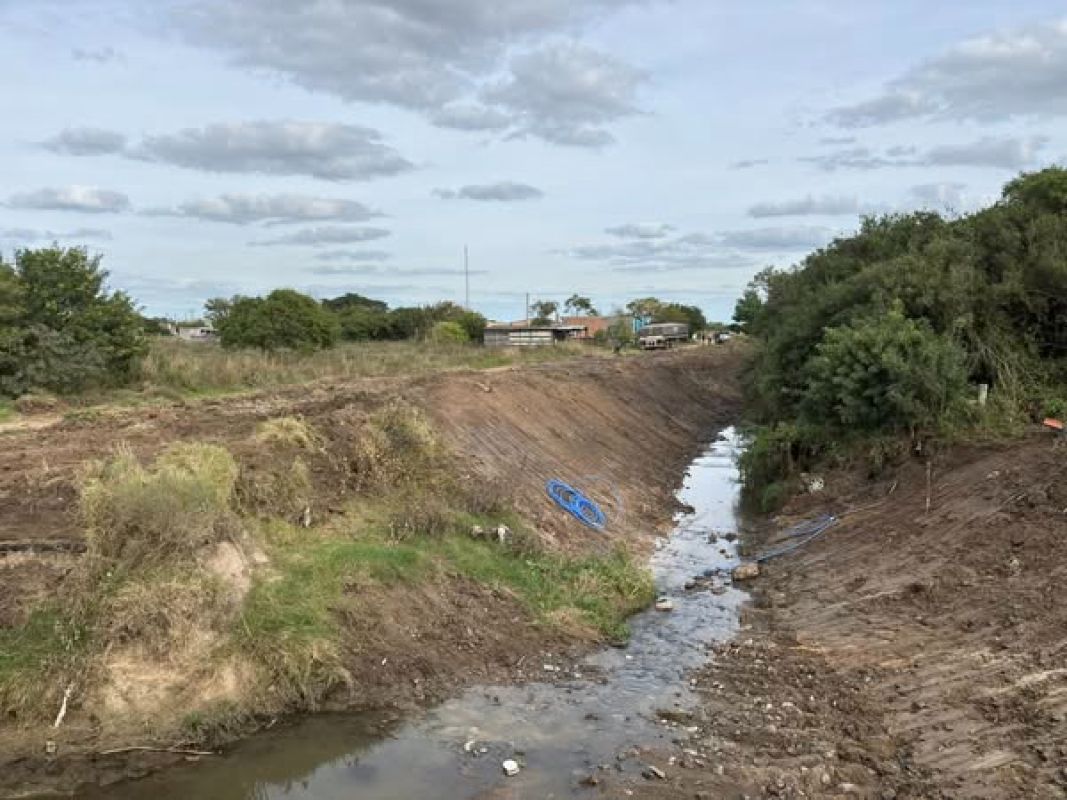 Jaguarão conclui 95% da limpeza do Arroio Minité em ação contra alagamentos no bairro Germano