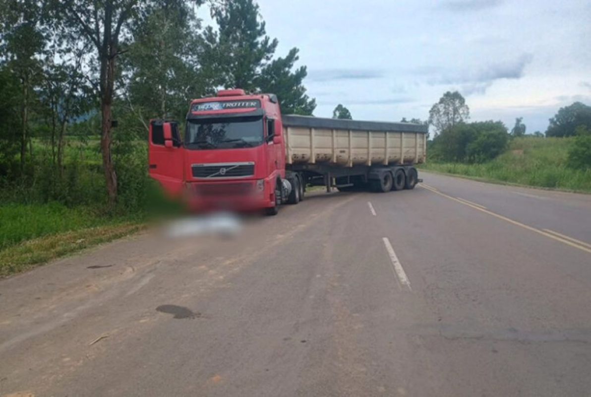 Caminhoneiro de Passo Fundo morre atropelado pelo próprio caminhão em Vera Cruz