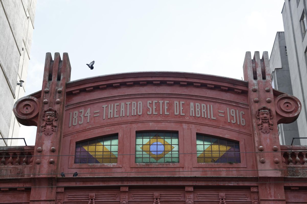 Fechado há 15 anos, Theatro Sete de Abril segue sem data exata de reabertura em Pelotas e impacto cultural se agrava