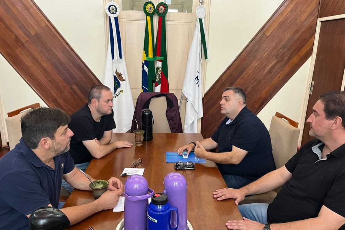 Prefeitura de Pedro Osório e Corsan discutem criação de Plano Regional de Água e Esgoto