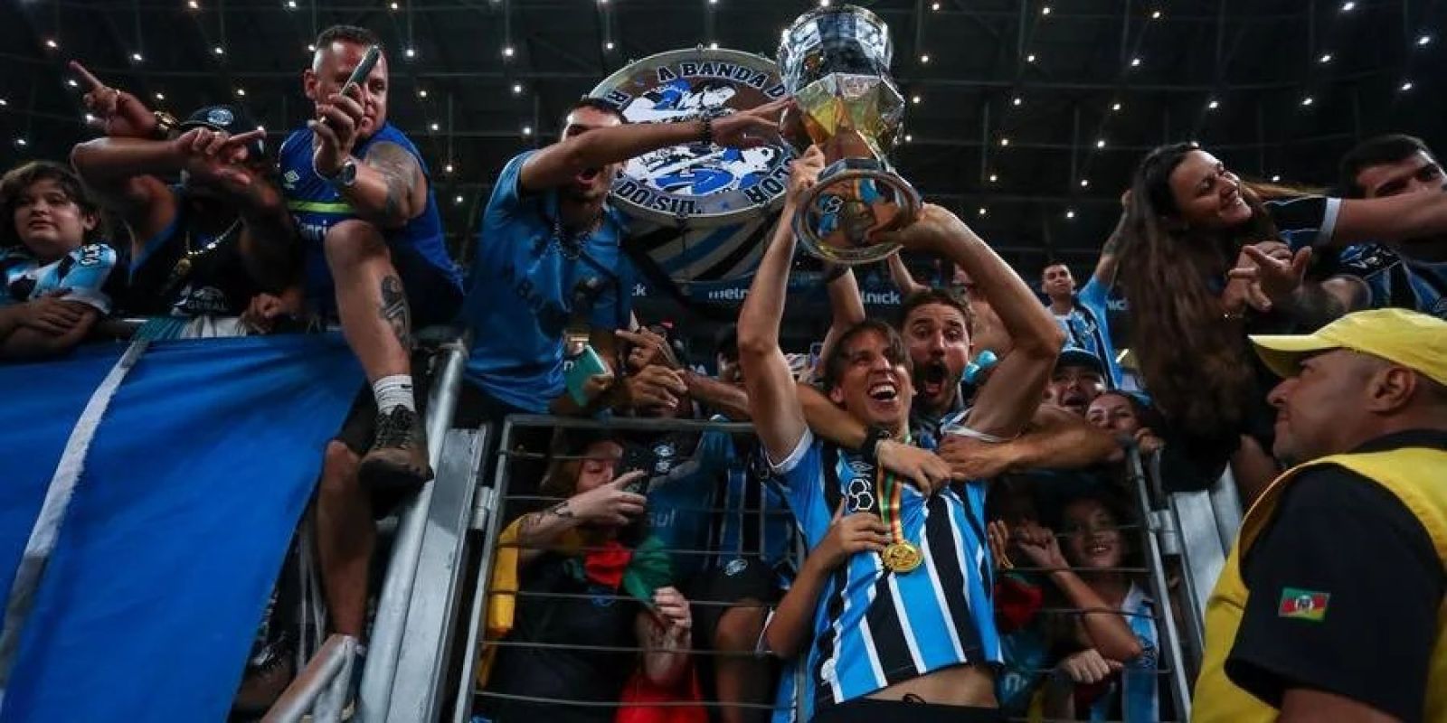 Despedida de Pedro Geromel movimenta a Arena do Grêmio neste domingo em partida contra o Corinthians