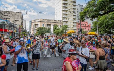 Pelotas abre inscrições para comércio ambulante no carnaval de rua 2025