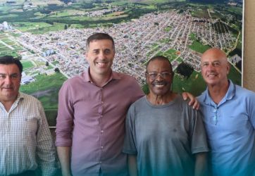 Prefeito de Arroio Grande recebe Rei Momo Tuíca e destaca importância cultural do Carnaval