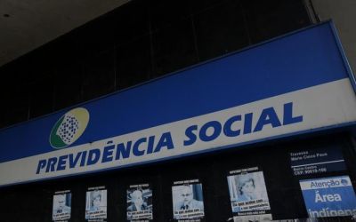 Aposentados e pensionistas gaúchos voltam a receber pelo calendário normal do INSS após fim do estado de calamidade