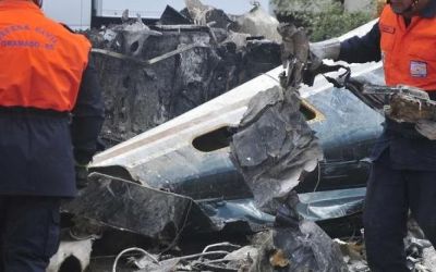 Gramado segue com remoção de destroços de avião que atingiu loja de móveis e casas; IGP confirma 10 mortos e 17 feridos