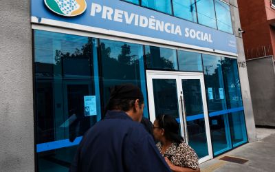 INSS começa a notificar beneficiários sobre descontos indevidos e inicia devolução de R$ 298 milhões