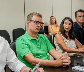 Prefeita de Pedras Altas participa de assembleia da Famurs sobre estiagem e financiamento agrícola