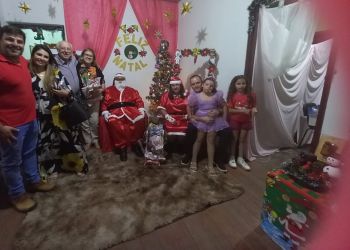Casa do Papai Noel encanta crianças na abertura em Pedro Osório