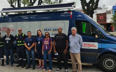 STT distribui fôlderes com alertas sobre trânsito seguro em Pelotas