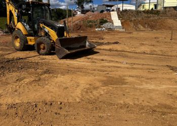 Prefeito de Cerrito acompanha avanço das obras do Centro Poliesportivo em Vila Freire