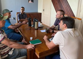 Prefeito de Pedro Osório discute melhorias para a área rural com moradores e autoridades locais