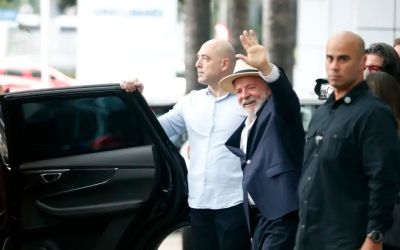 Lula recebe alta hospitalar e seguirá recuperação em casa até quinta-feira