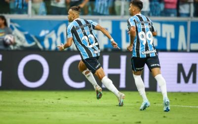Grêmio vence Juventude, mas torcida se revolta com arbitragem na Arena