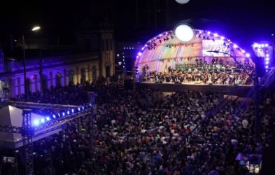 Concerto de encerramento do Festival Sesc de Música emociona público no Largo Edmar Fetter