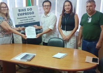 Representantes de Herval buscam recursos para a educação em Porto Alegre