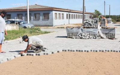 Calçamento da Rua Dr. Rubens Corrêa Terra entra na reta final em Jaguarão