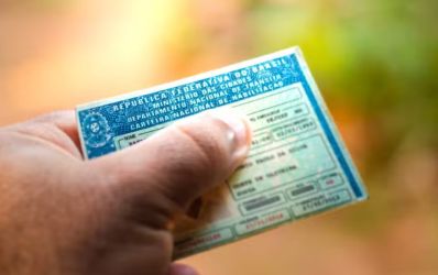 Proprietários de veículos aguardam definição sobre pagamento do SPVAT, seguro obrigatório de 2025