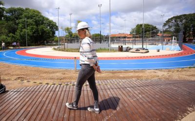 Prefeita Paula Mascarenhas vistoria obras de requalificação do parque e museu da Baronesa em Pelotas