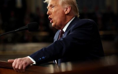 Trump anuncia novas tarifas comerciais e mudanças em políticas de imigração e segurança nacional