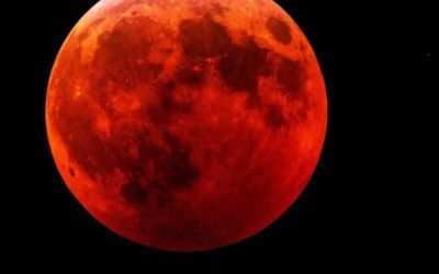 Brasil terá único eclipse lunar total de 2025 na madrugada desta sexta-feira