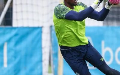 Grêmio negocia goleiro Caíque com Criciúma e mantém 30% dos direitos econômicos