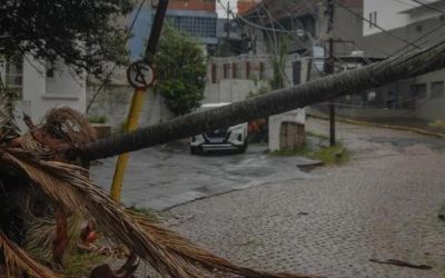 Ciclone Biguá deixa 230 mil pontos sem luz no RS e causa estragos em diversas cidades