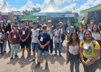 Alunos de Pedras Altas participam da 35ª Abertura Oficial da Colheita do Arroz e conhecem inovações agrícolas