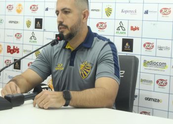Pelotas demite o técnico Ariel Lanzini após novo fracasso no Gauchão