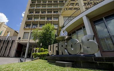 Ufrgs se pronuncia sobre simbologia nazista em formatura e anuncia registro na Polícia Federal