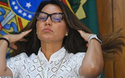 Viagens de Janja com dinheiro público vão parar na Justiça e AGU reage: “Constrangimento ao Estado”