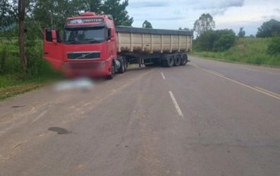 Caminhoneiro de Passo Fundo morre atropelado pelo próprio caminhão em Vera Cruz