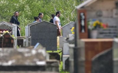 Mulher suspeita de envenenar bolo é sepultada em Nova Santa Rita sob cerimônia discreta