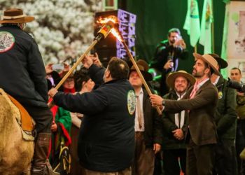 Herval participa da 76ª Geração e Distribuição da Chama Crioula