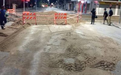 Trânsito é liberado após obras de reparo em erosão no centro de Pelotas