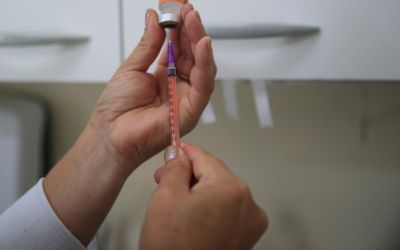 Faltam vacinas em 40% das cidades do RS, enquanto Estado descarta R$ 32 milhões em imunizantes vencidos